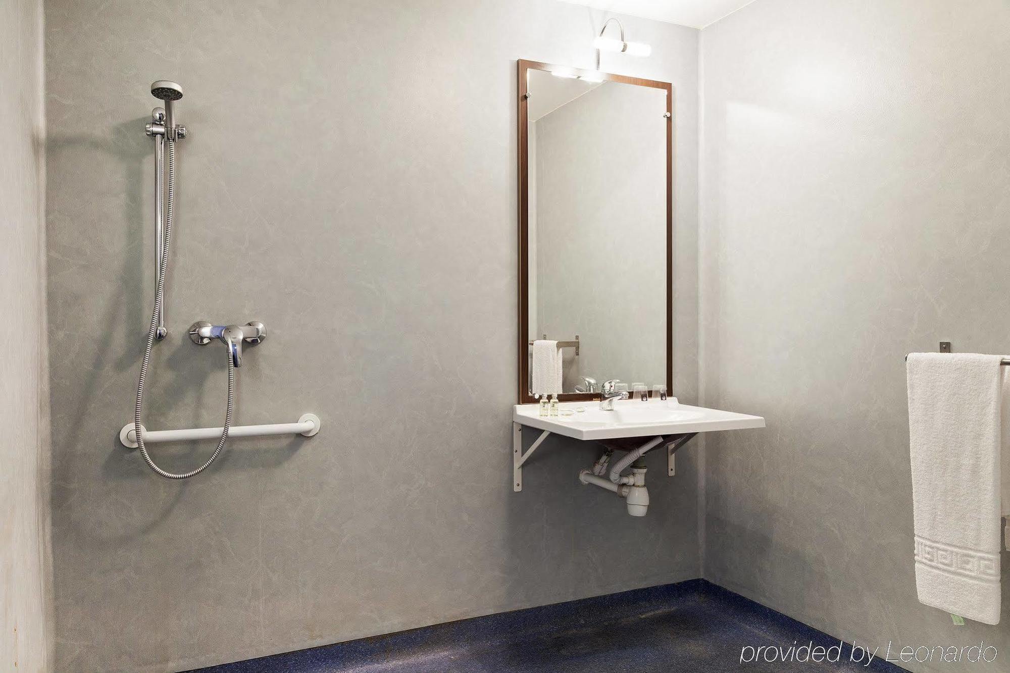 Comfort Suites Le-Port-Marly Paris Ouest Le Port-Marly Exterior foto
