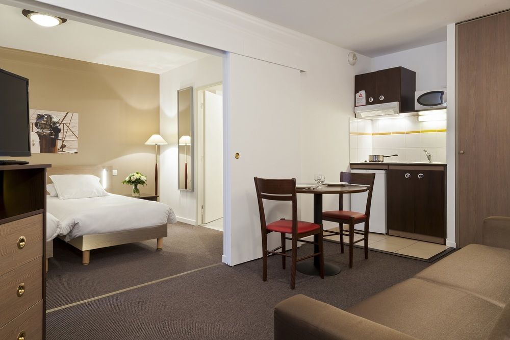 Comfort Suites Le-Port-Marly Paris Ouest Le Port-Marly Exterior foto